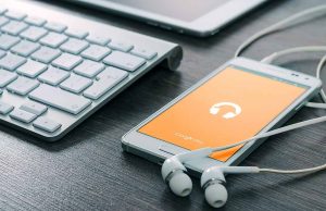 FCC chair accuses Verizon of throttling unlimited data to boost profits